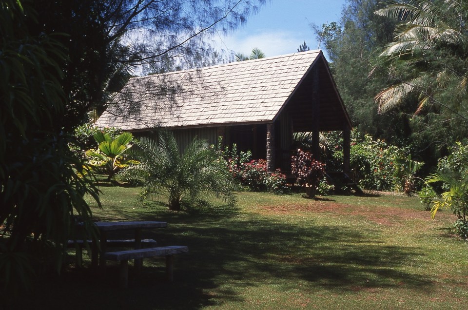 Villa 6 at "Atiu Villas", Atiu, November 2000. © Andrew A. Bryant