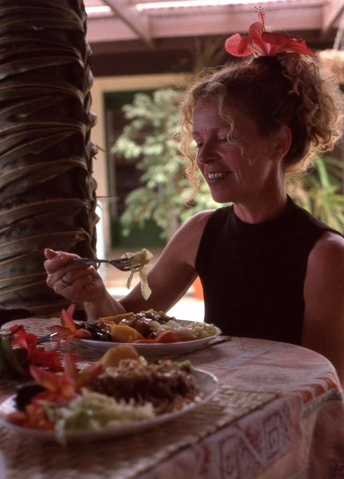 Heather Bryant at Atiu, Cook Islands, November 2000. © Andrew A Bryant